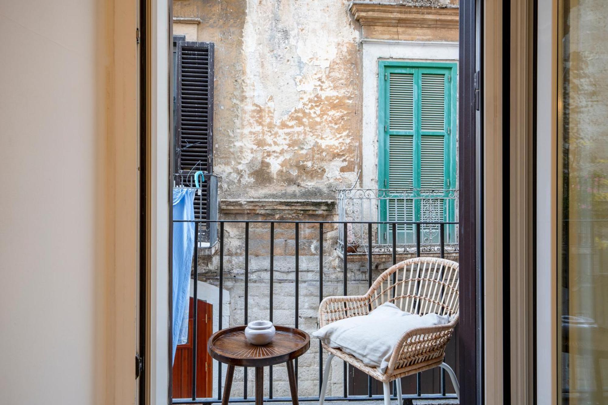 Luxury In Center Apartment Bari