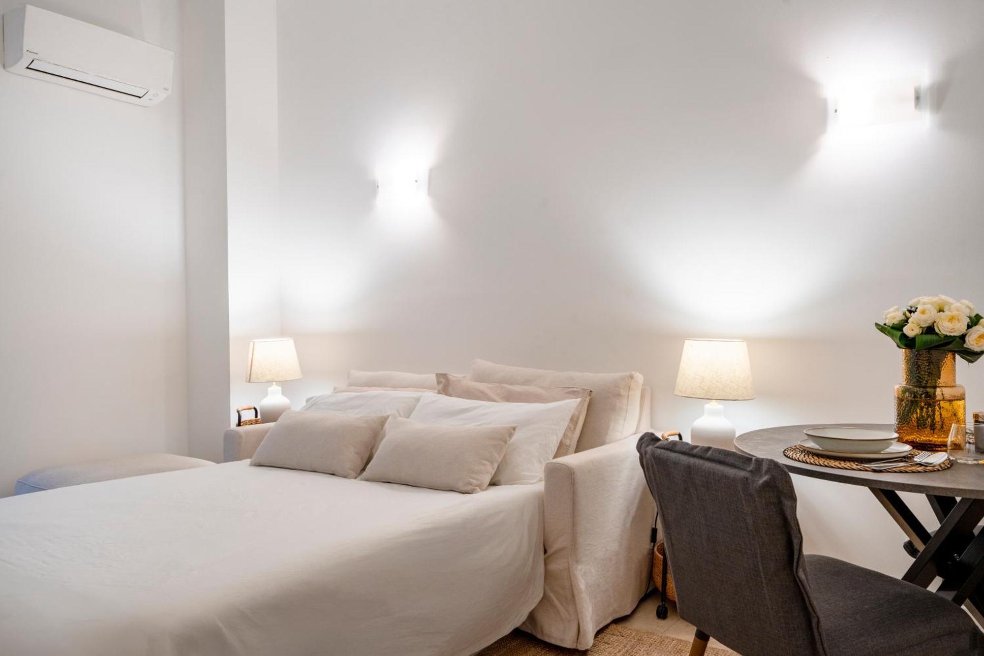 Luxury In Center Apartment *